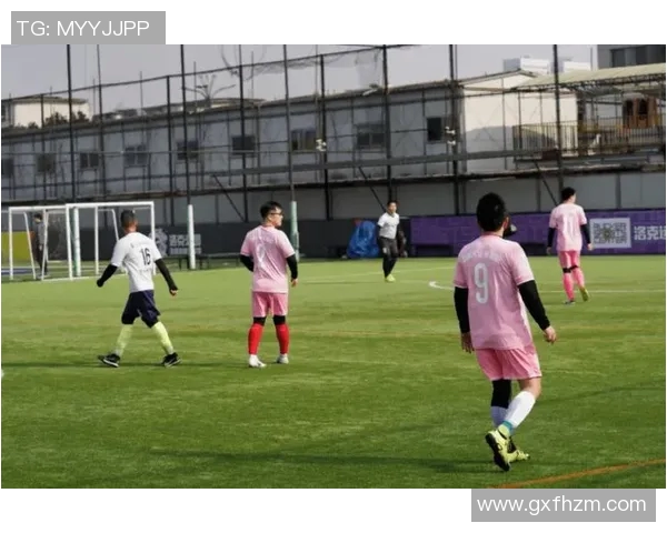 重庆足球队状态分析：近期表现与未来展望的全面解读