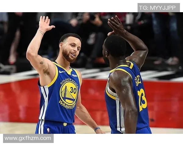 德雷蒙德格林如何在勇士队中发挥领导力与防守核心作用